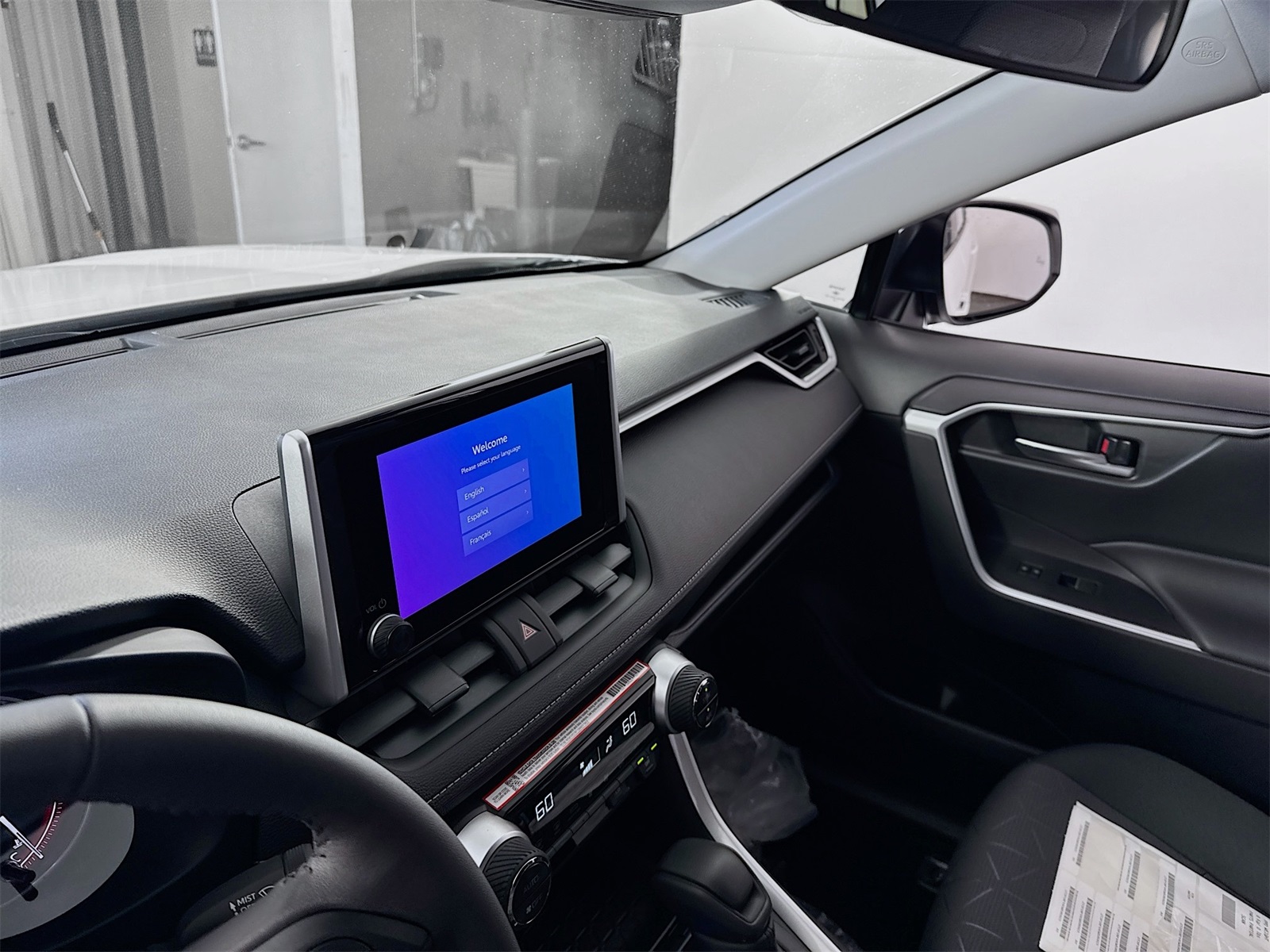 2025 Toyota RAV4 XLE photo 3