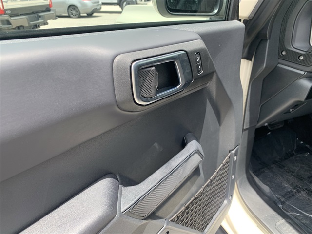 2025 Desert Sand Ford Bronco Outer Banks 4X4 SUV