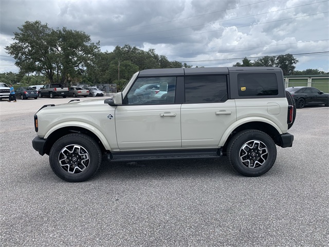 2025 Desert Sand Ford Bronco Outer Banks 4X4 SUV