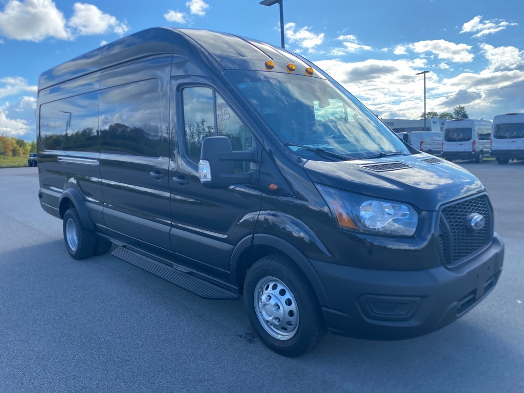 2025 Ford Transit Van Base's photo