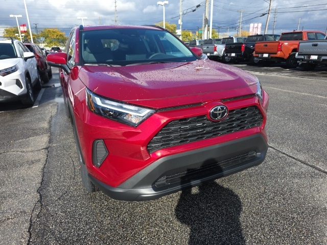 2025 Toyota RAV4 XLE photo 2