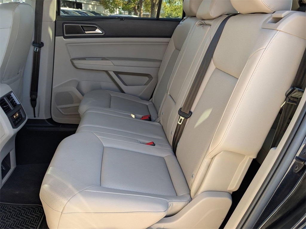 2019 Volkswagen Atlas V6 SE Technology R-Line photo 22