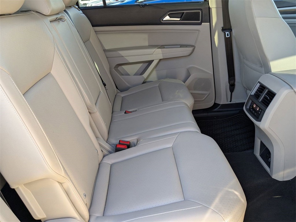 2019 Volkswagen Atlas V6 SE Technology R-Line photo 24