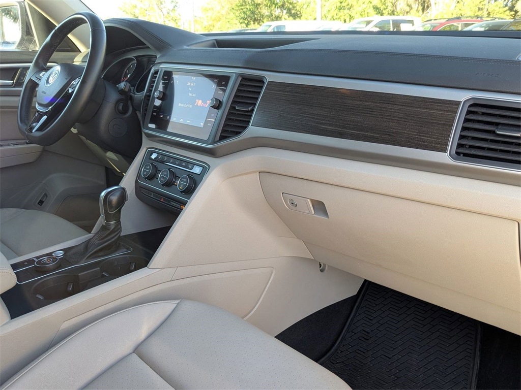 2019 Volkswagen Atlas V6 SE Technology R-Line photo 26