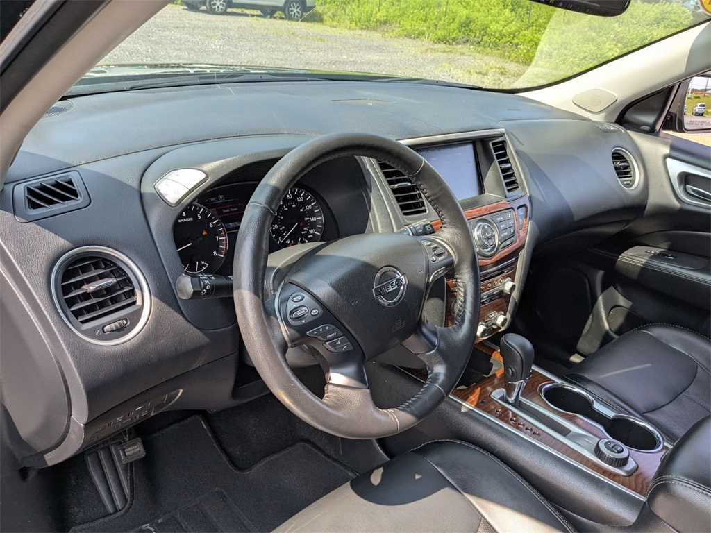 2020 Nissan Pathfinder Platinum photo 12