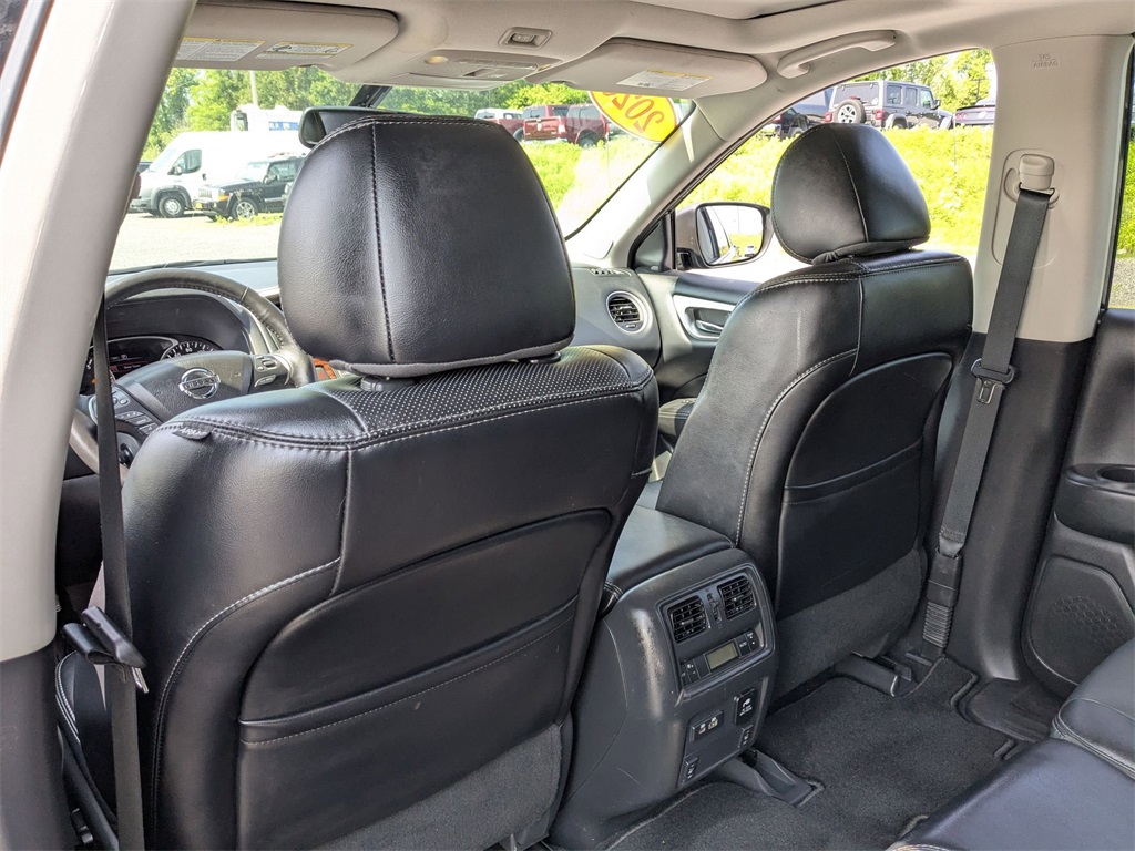 2020 Nissan Pathfinder Platinum photo 14