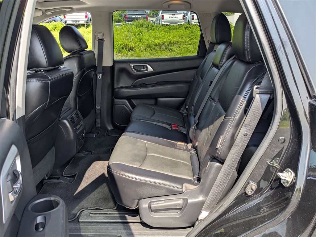 2020 Nissan Pathfinder Platinum photo 15