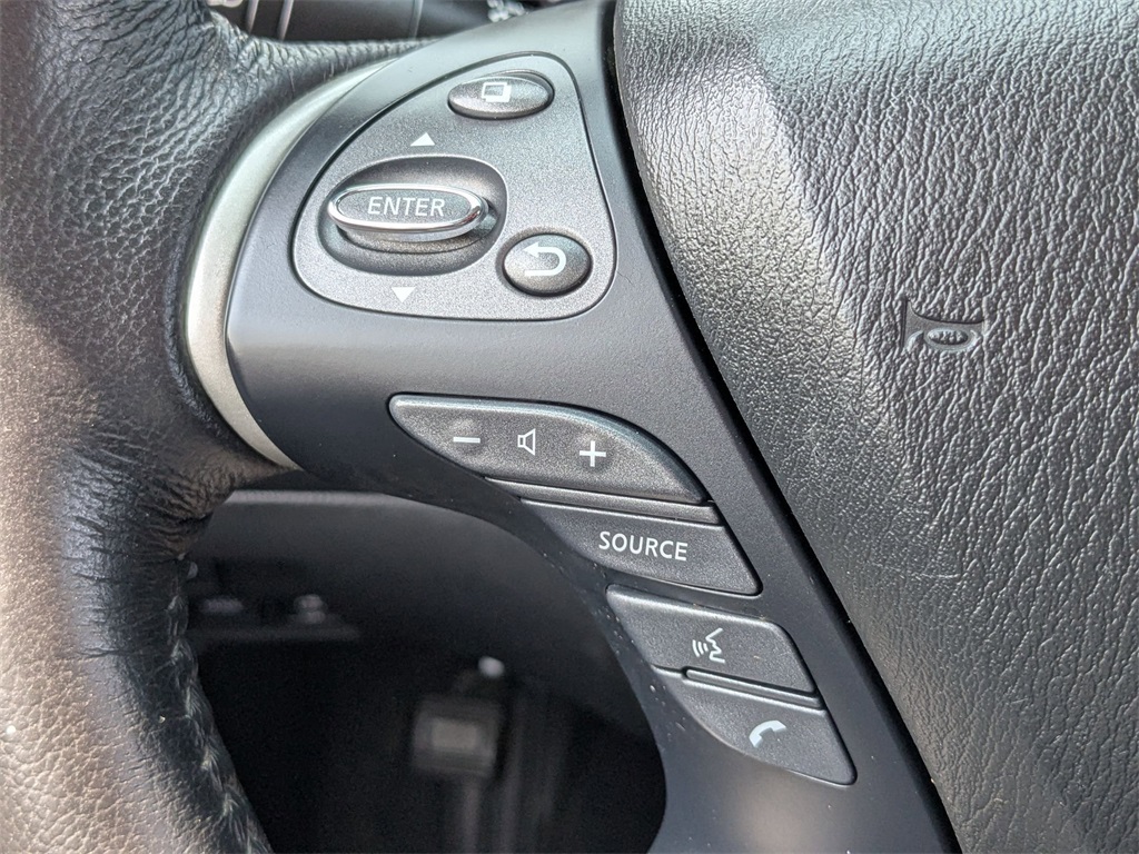 2020 Nissan Pathfinder Platinum photo 17