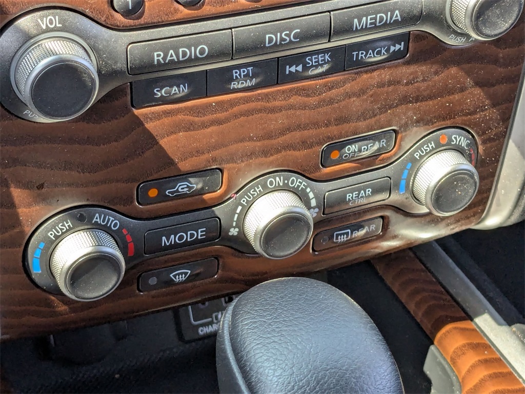2020 Nissan Pathfinder Platinum photo 23
