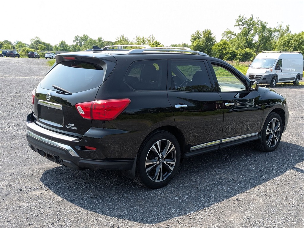 2020 Nissan Pathfinder Platinum photo 3
