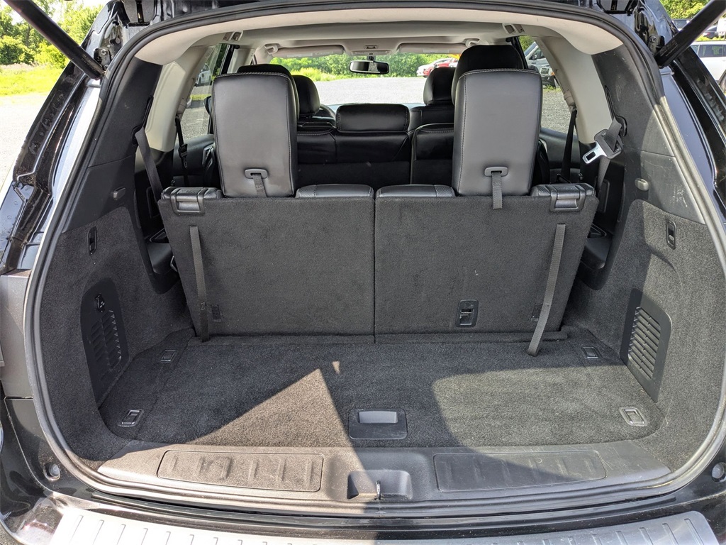 2020 Nissan Pathfinder Platinum photo 9