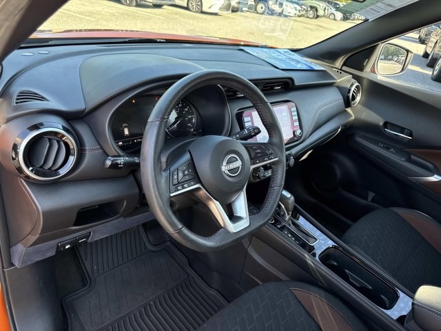 2022 Nissan Kicks SR photo 11