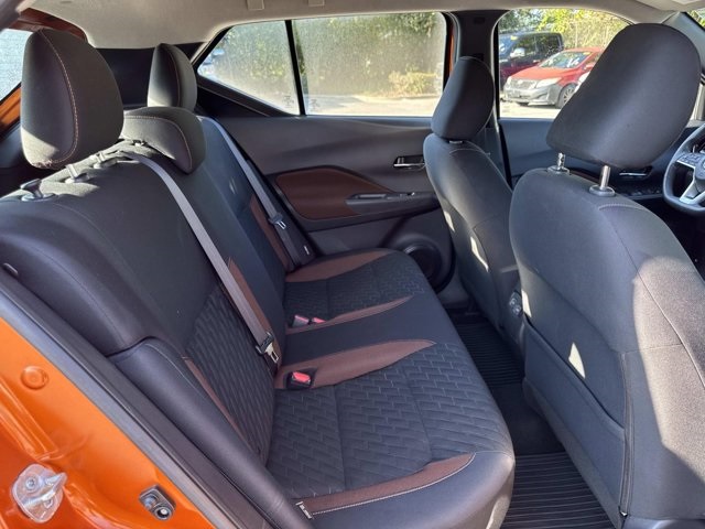 2022 Nissan Kicks SR photo 16