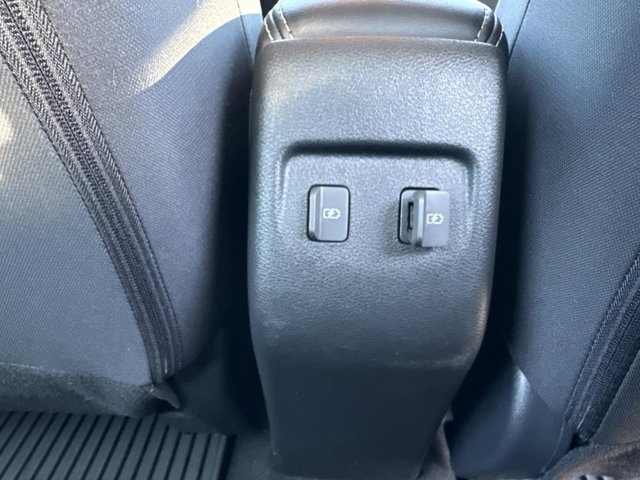 2022 Nissan Kicks SR photo 17