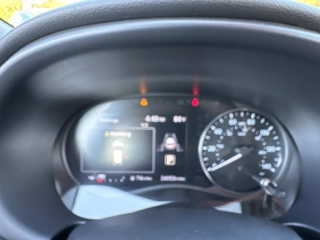 2022 Nissan Kicks SR photo 23