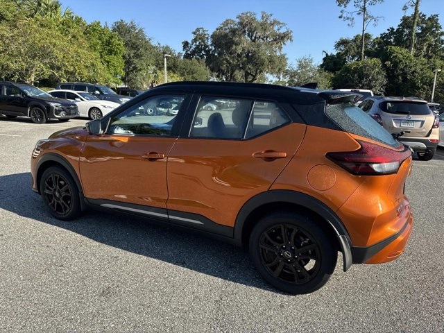 2022 Nissan Kicks SR photo 3