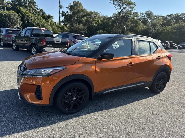 2022 Nissan Kicks SR photo 4