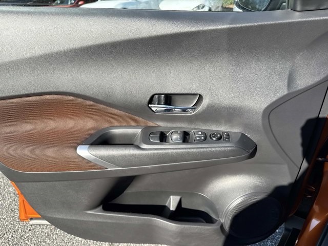 2022 Nissan Kicks SR photo 7
