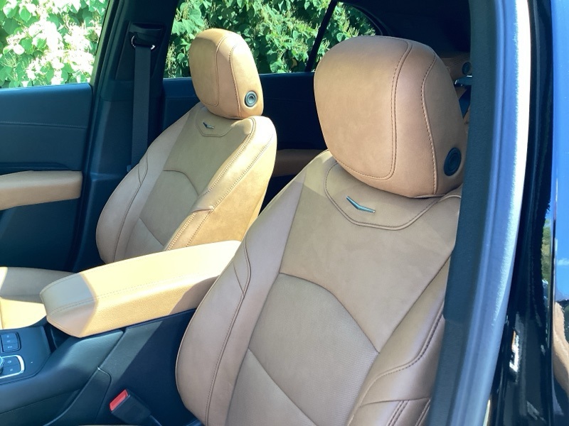 2024 Cadillac XT4 Premium Luxury photo 16