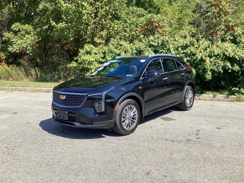2024 Cadillac XT4 Premium Luxury photo 3