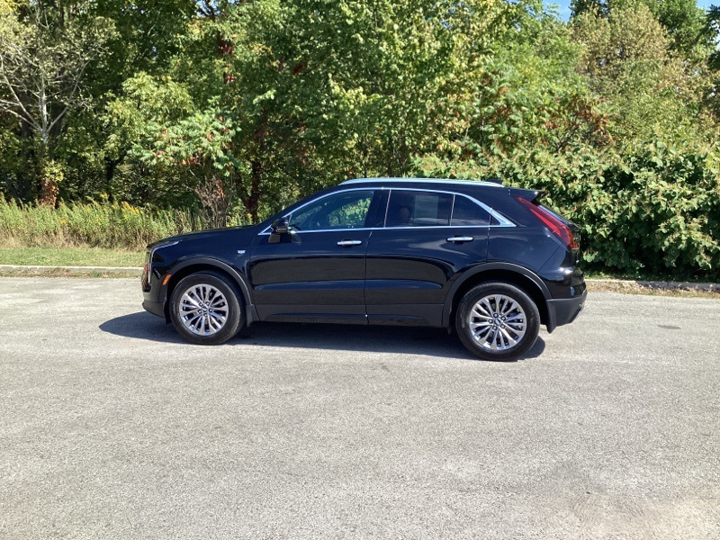 2024 Cadillac XT4 Premium Luxury photo 4