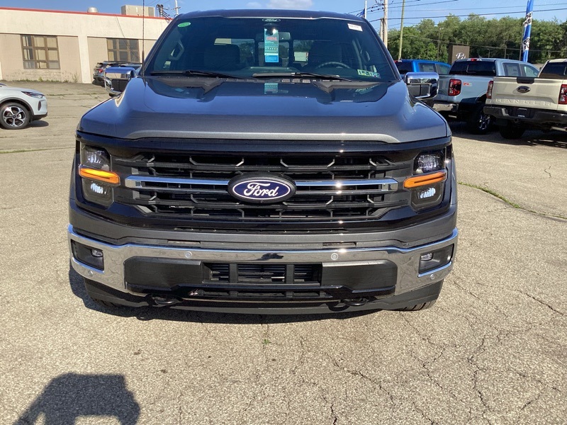 2025 Ford F-150 XLT photo 2