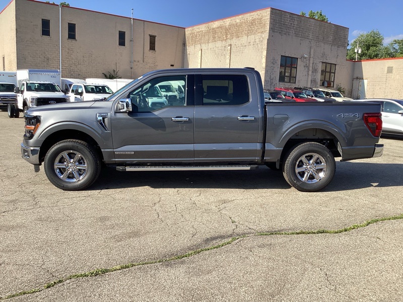 2025 Ford F-150 XLT photo 4
