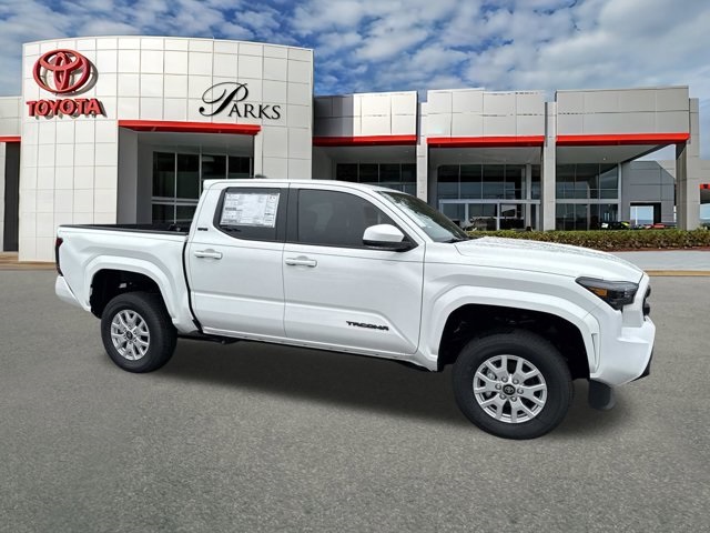 2025 Toyota Tacoma SR5's photo