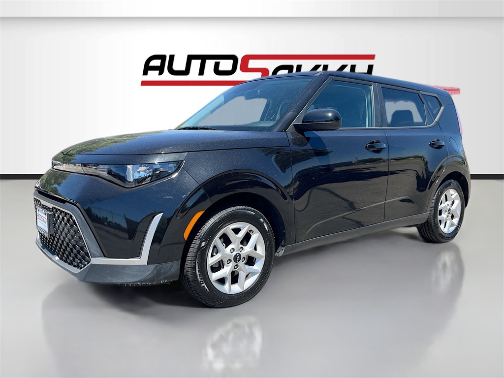 Image 2 of Savvy Certified 2023 Kia Soul LX FWD
