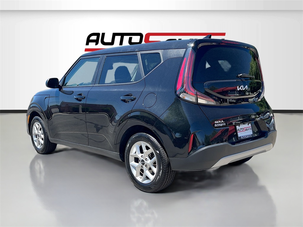 Image 4 of Savvy Certified 2023 Kia Soul LX FWD