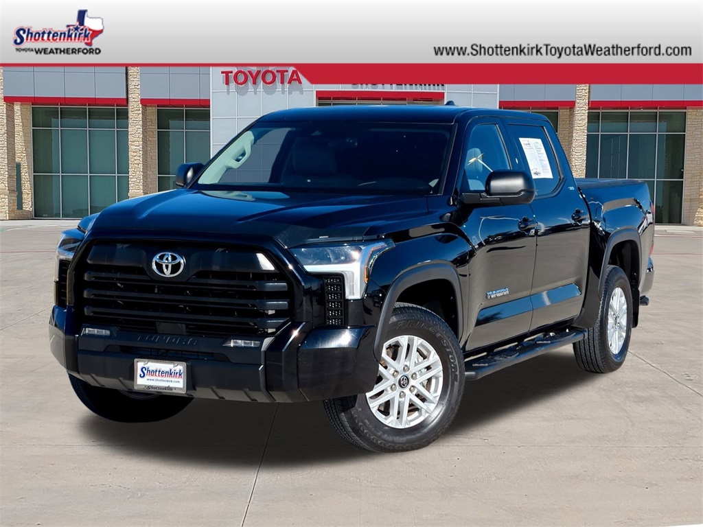 2024 Toyota Tundra SR5's photo