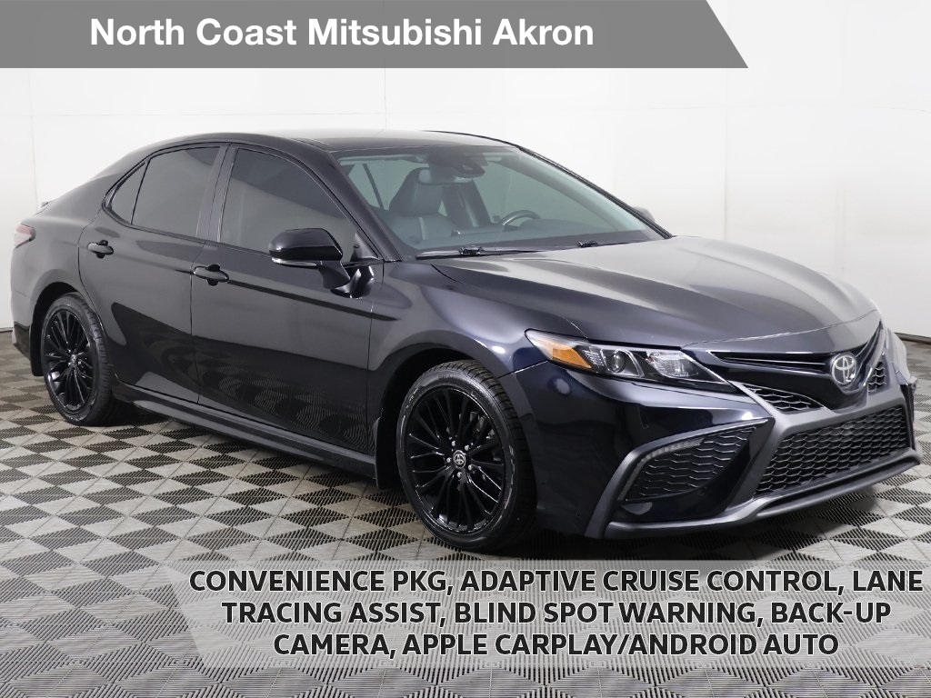 2022 Toyota Camry SE Nightshade's photo
