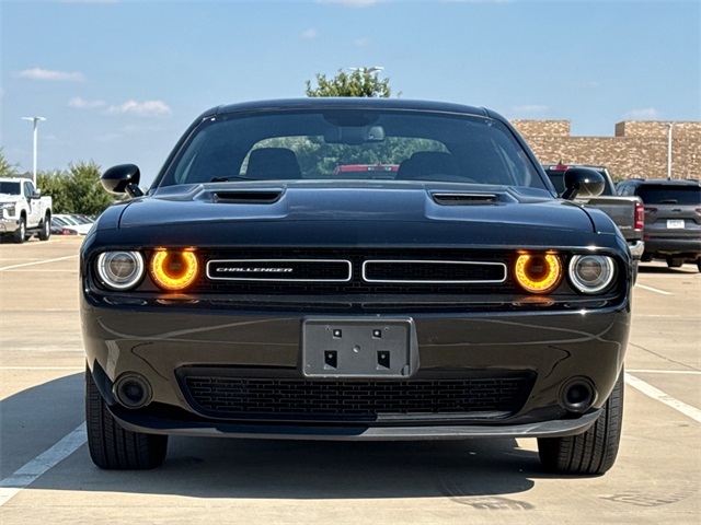 2023 Dodge Challenger SXT photo 3