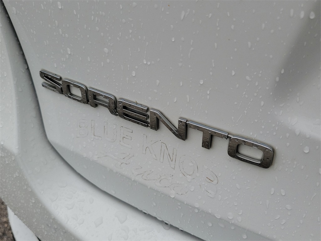 2019 Snow White Pearl Kia Sorento LX AWD SUV