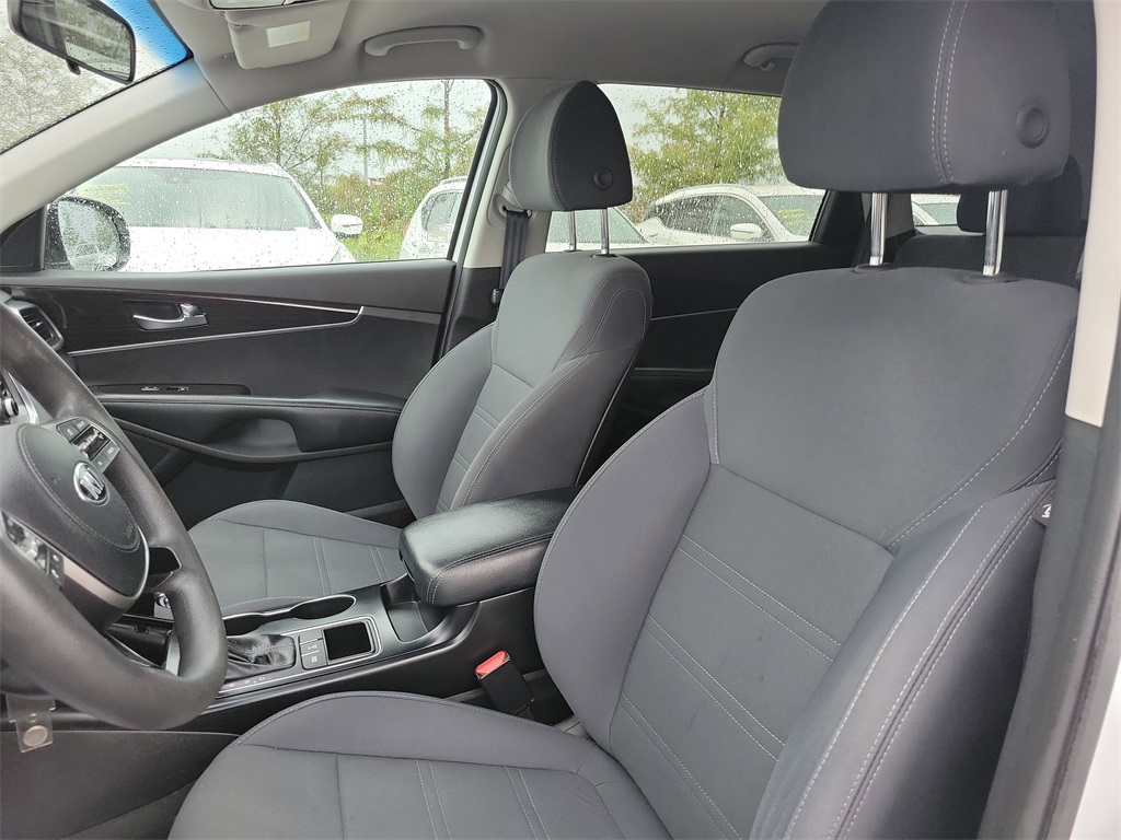 2019 Snow White Pearl Kia Sorento LX AWD SUV
