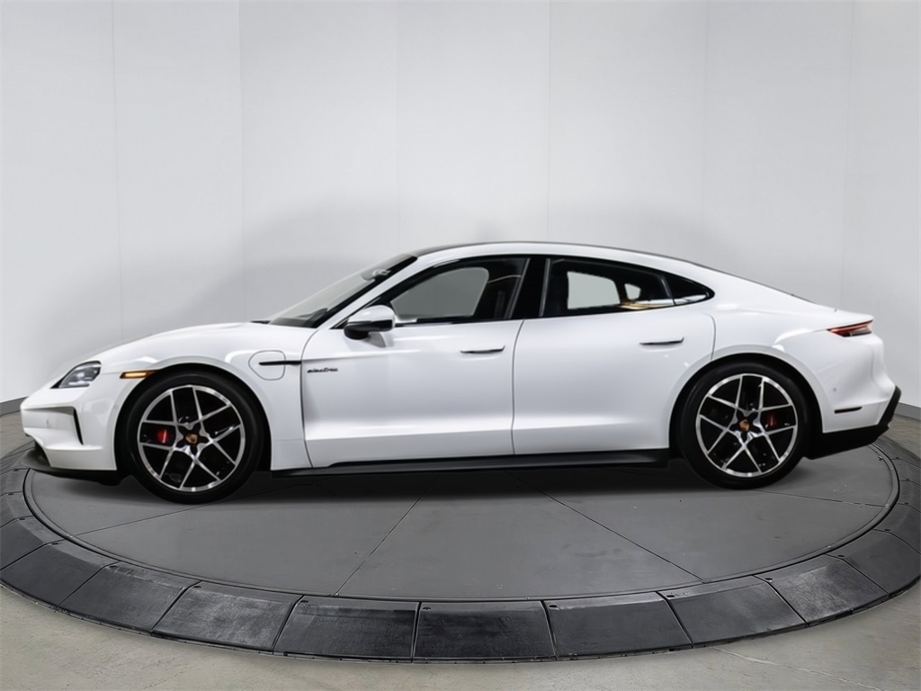 2025 Porsche Taycan 4S photo 2