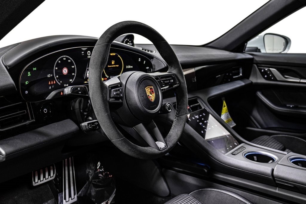 2025 Porsche Taycan 4S photo 4