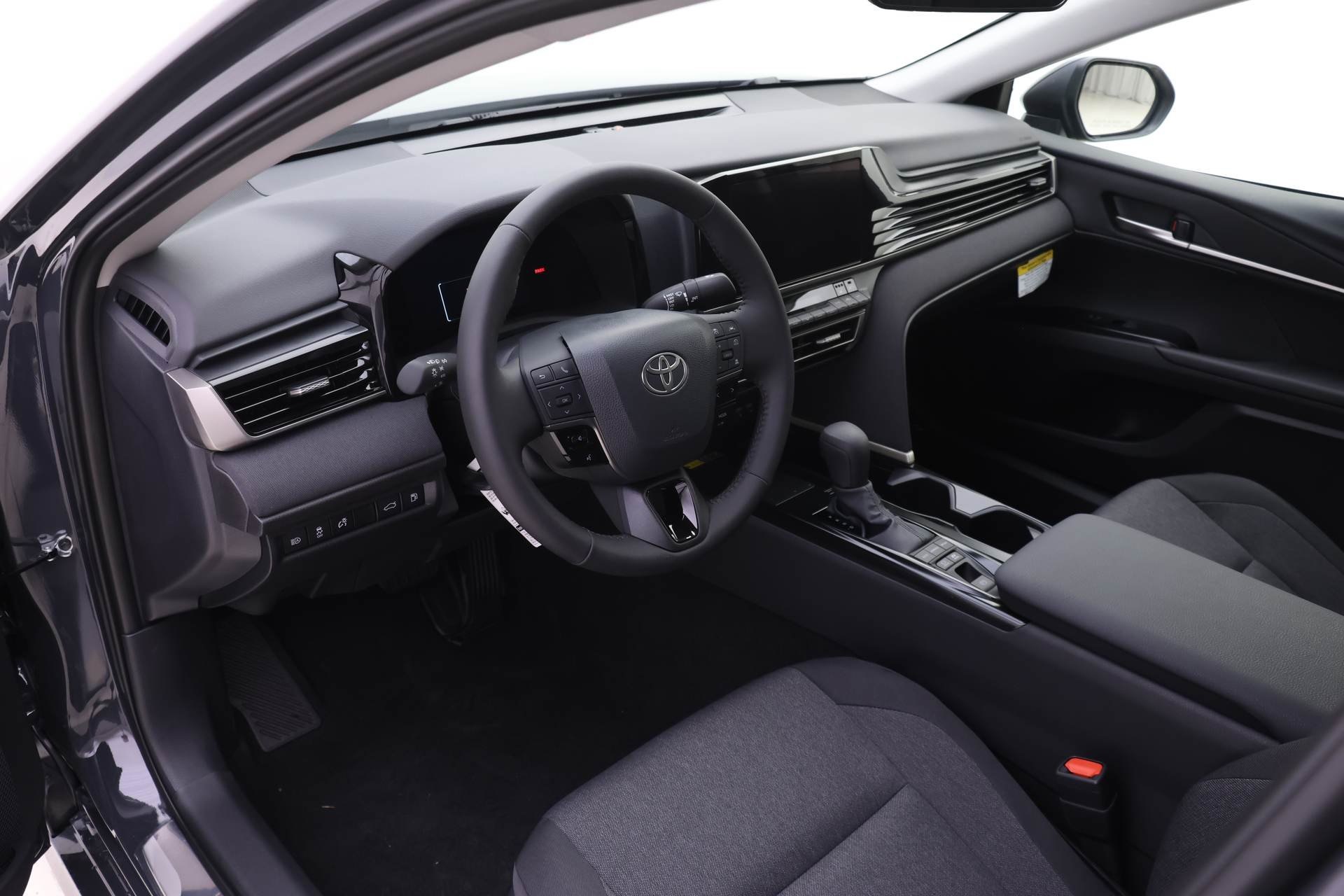 2026 Toyota Camry LE photo 3