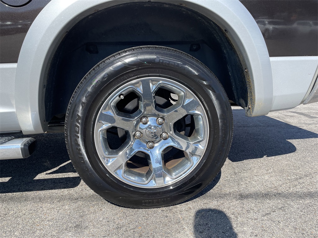 2017 Ram 1500 Laramie photo 8