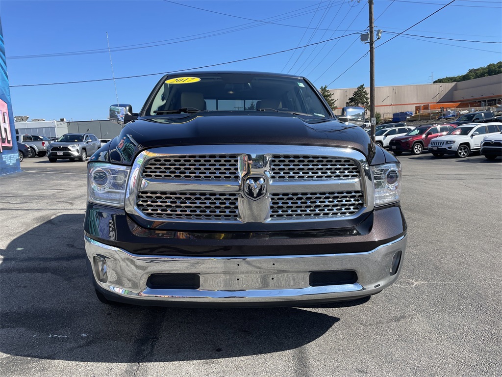 2017 Ram 1500 Laramie photo 3