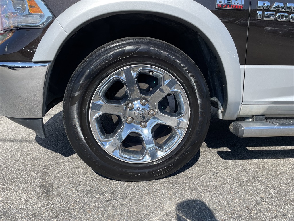 2017 Ram 1500 Laramie photo 7