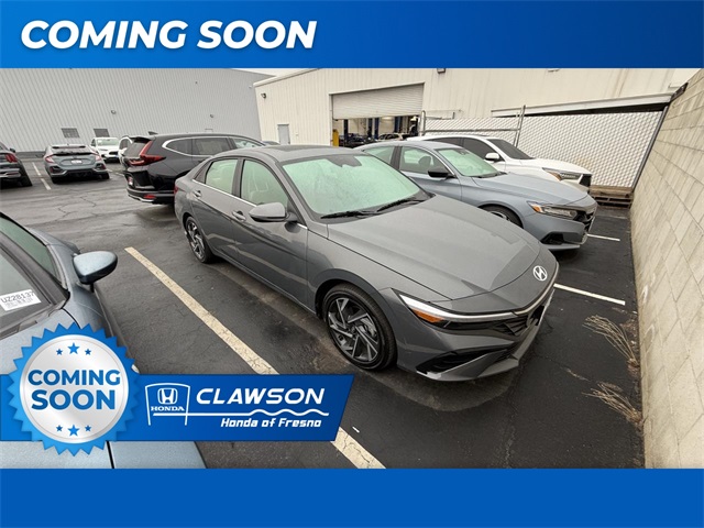 2025 Hyundai Elantra Limited's photo