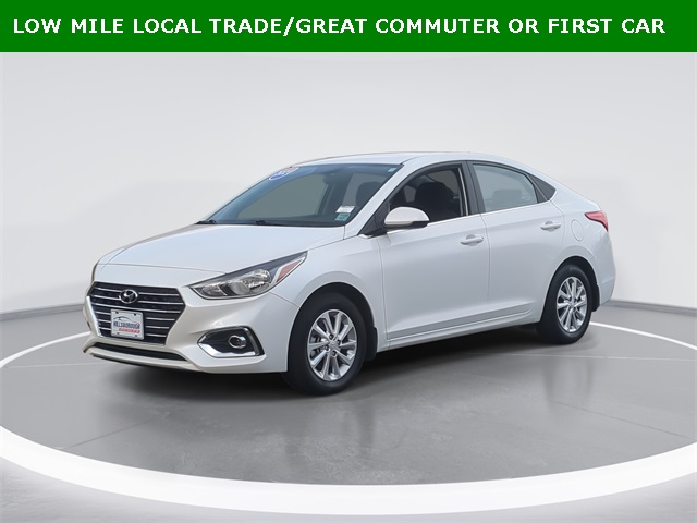 2021 Hyundai Accent SEL's photo