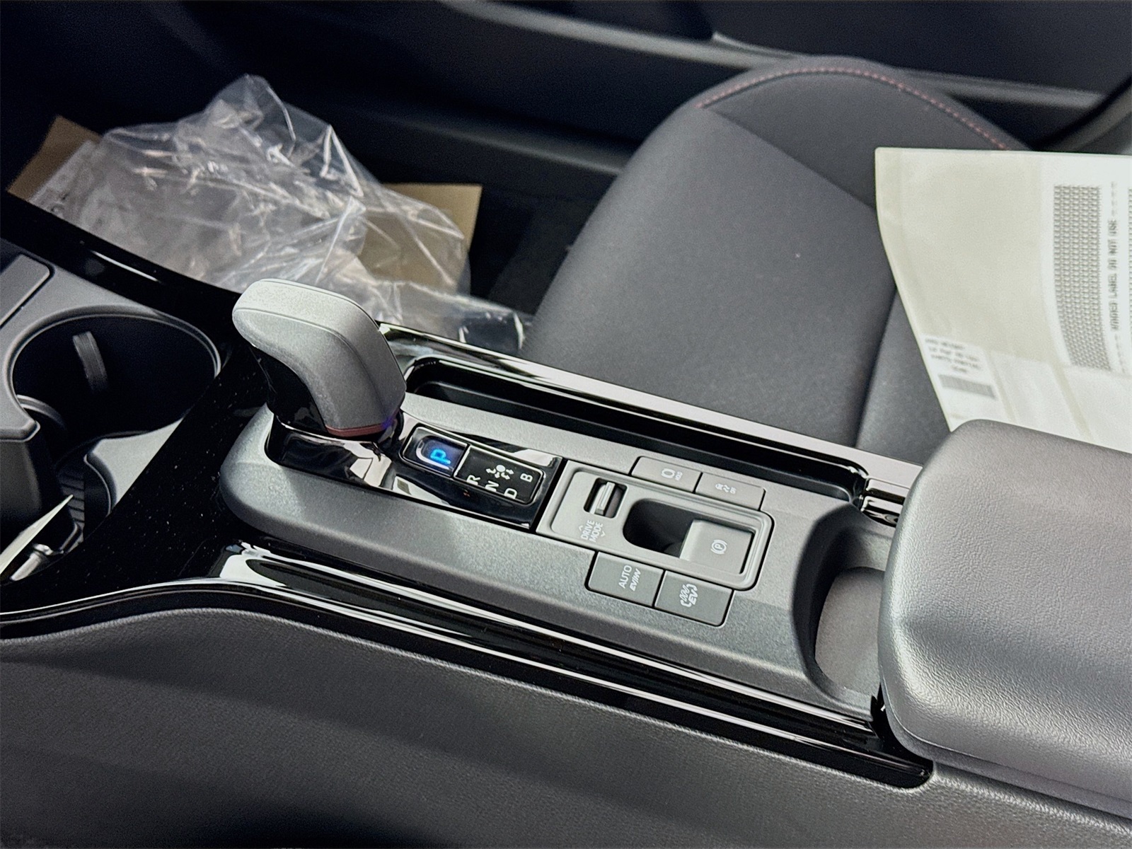 2026 Toyota Prius Plug-in Hybrid SE photo 8