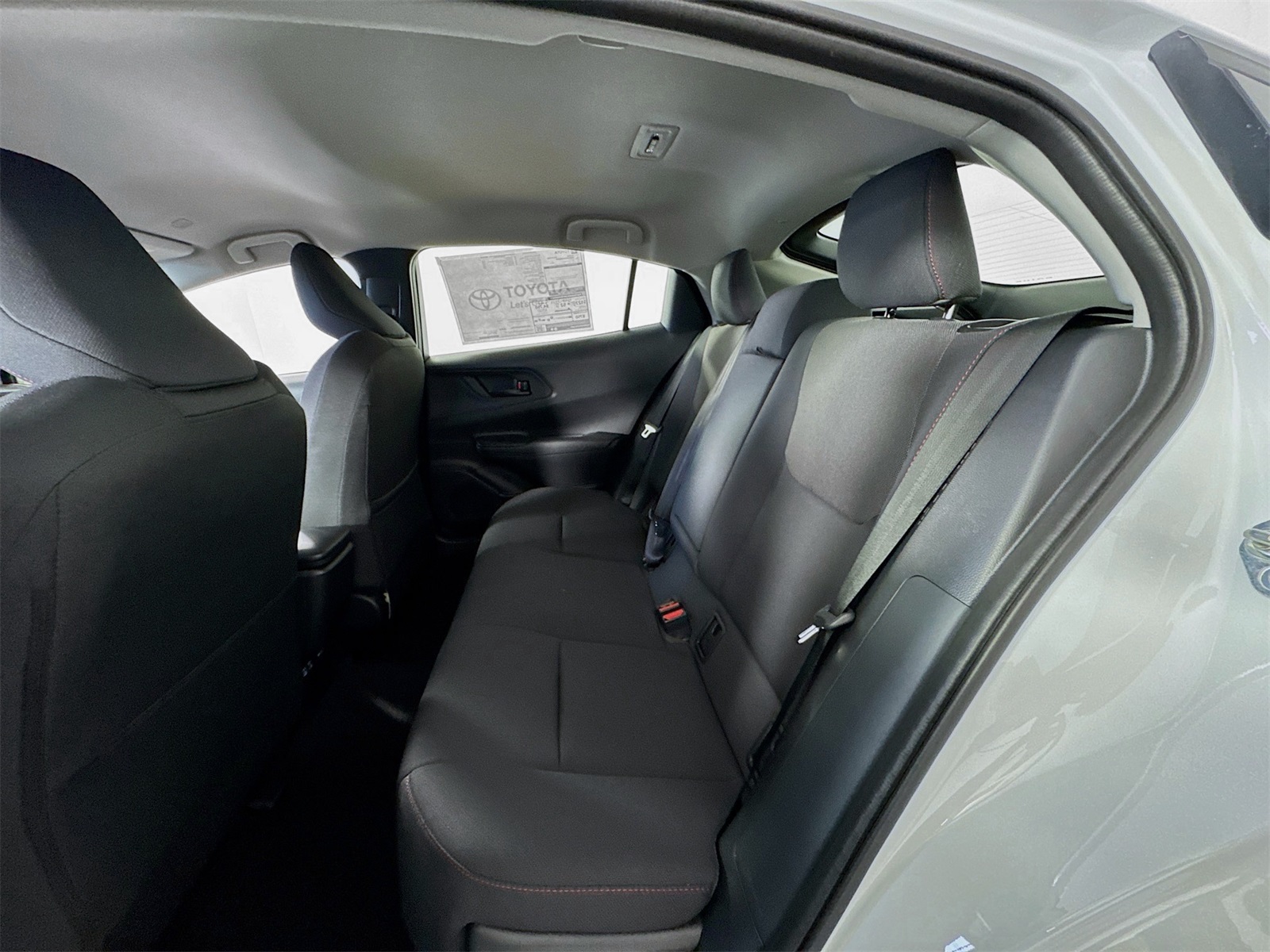 2026 Toyota Prius Plug-in Hybrid SE photo 10
