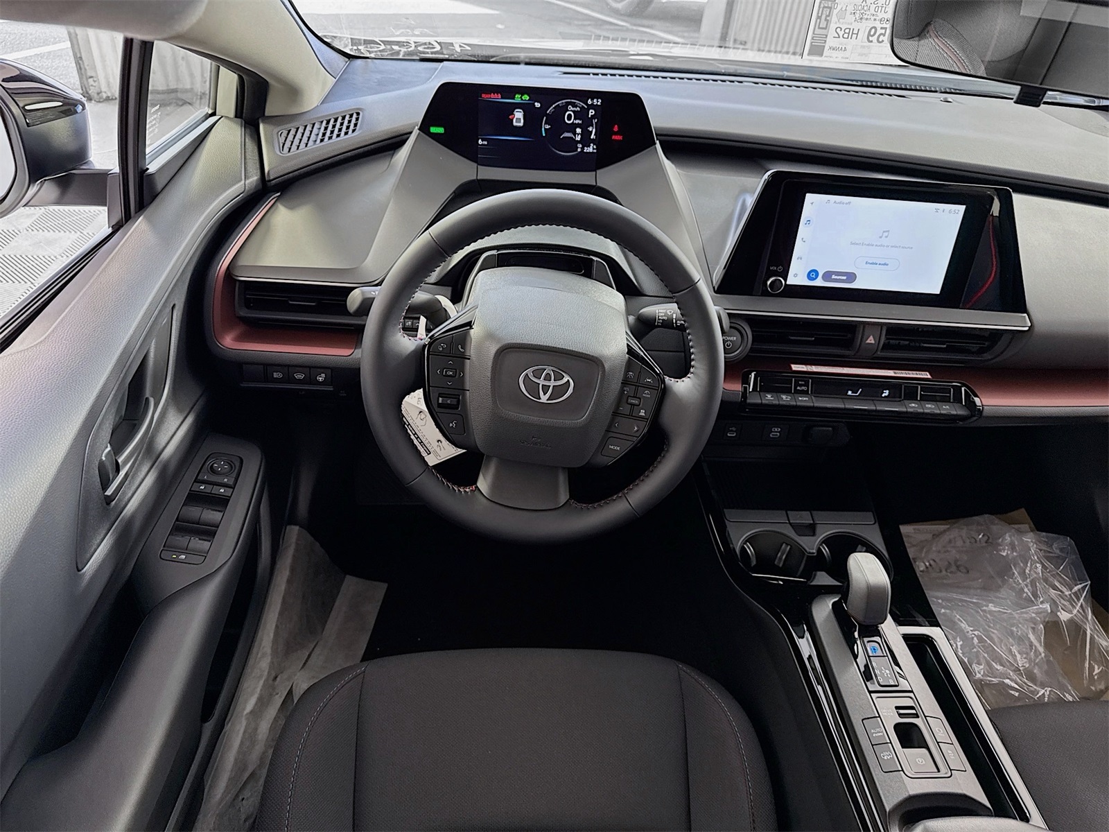 2026 Toyota Prius Plug-in Hybrid SE photo 11