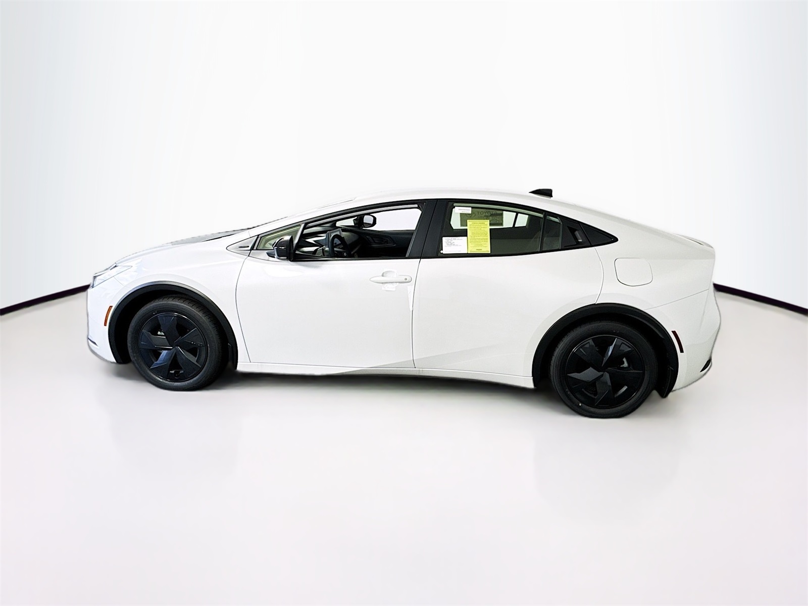 2026 Toyota Prius Plug-in Hybrid SE photo 2