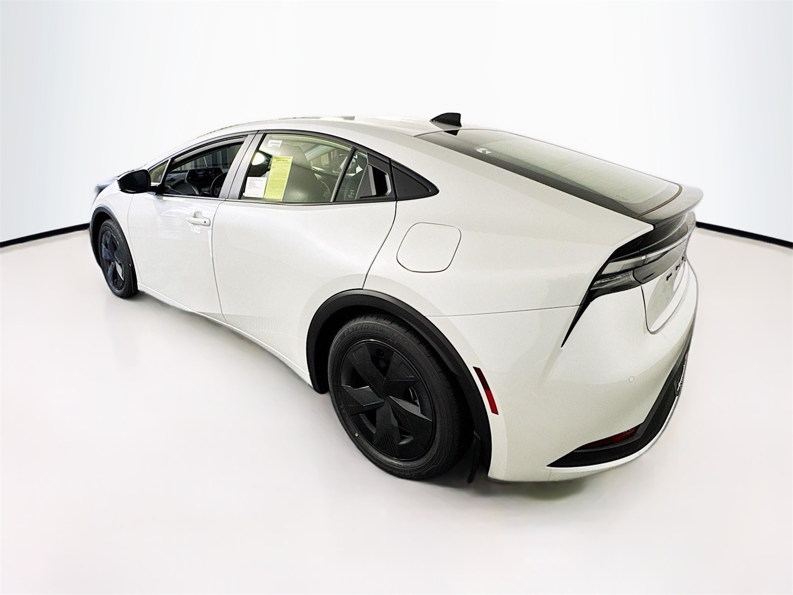 2026 Toyota Prius Plug-in Hybrid SE photo 3
