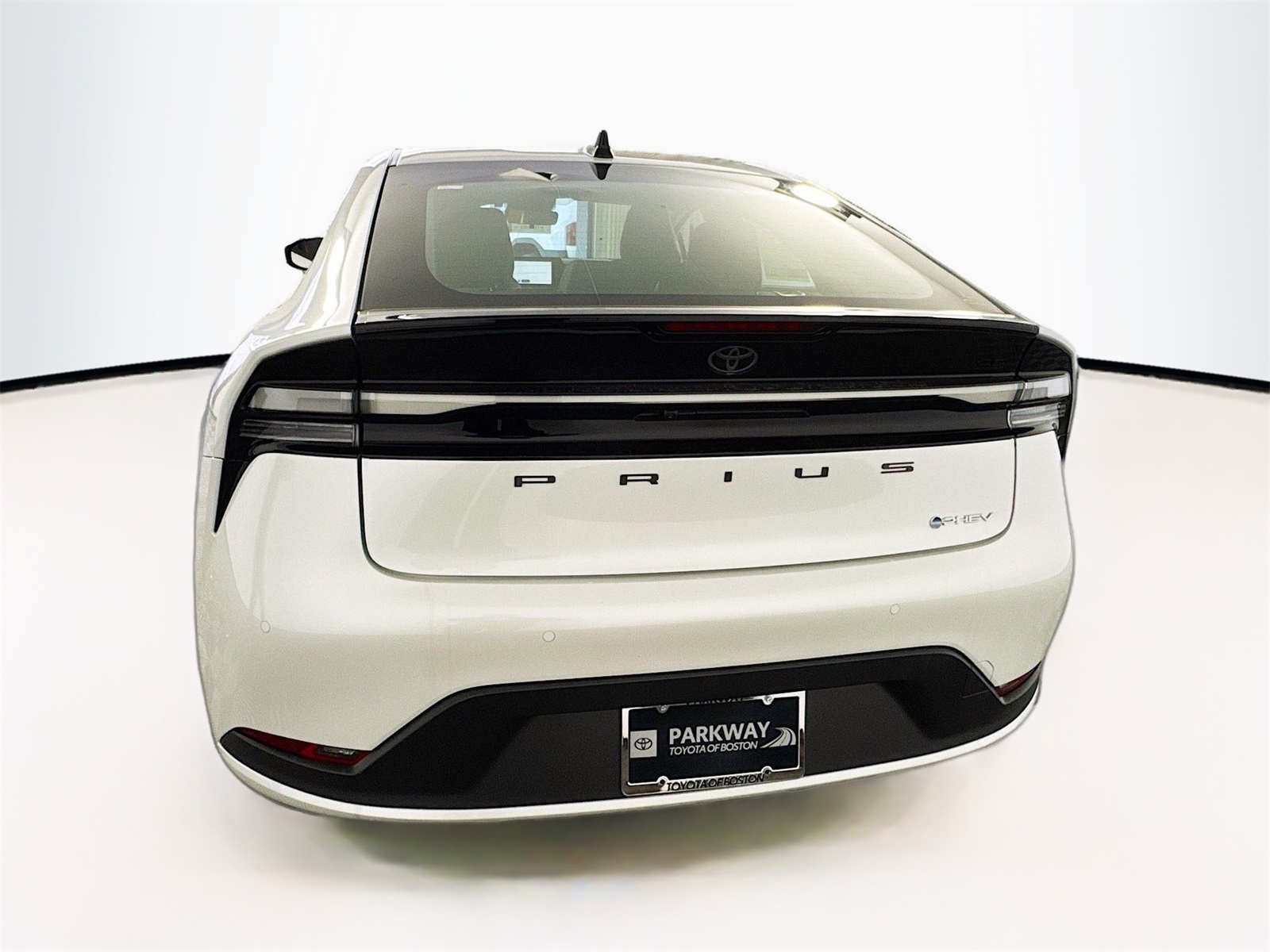 2026 Toyota Prius Plug-in Hybrid SE photo 4