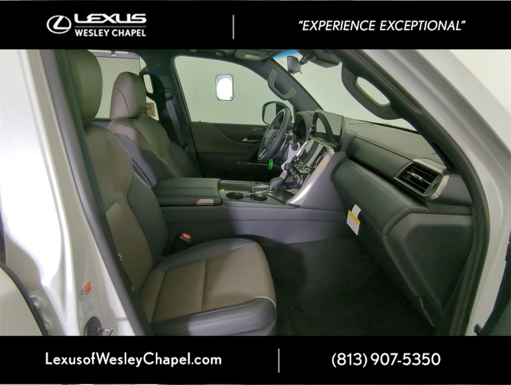 2025 Lexus LX photo 8